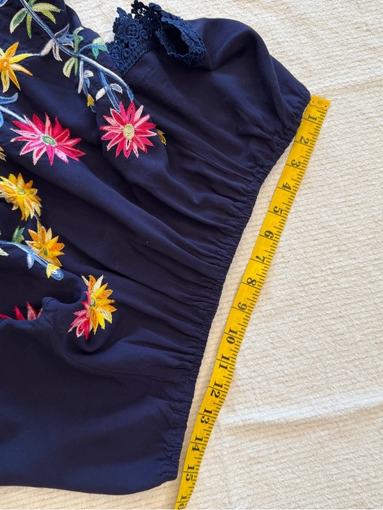 Vintage Navy Floral Embroidered off shoulder or Short-Sleeve Women's Top xs to s - Picture 12 of 15